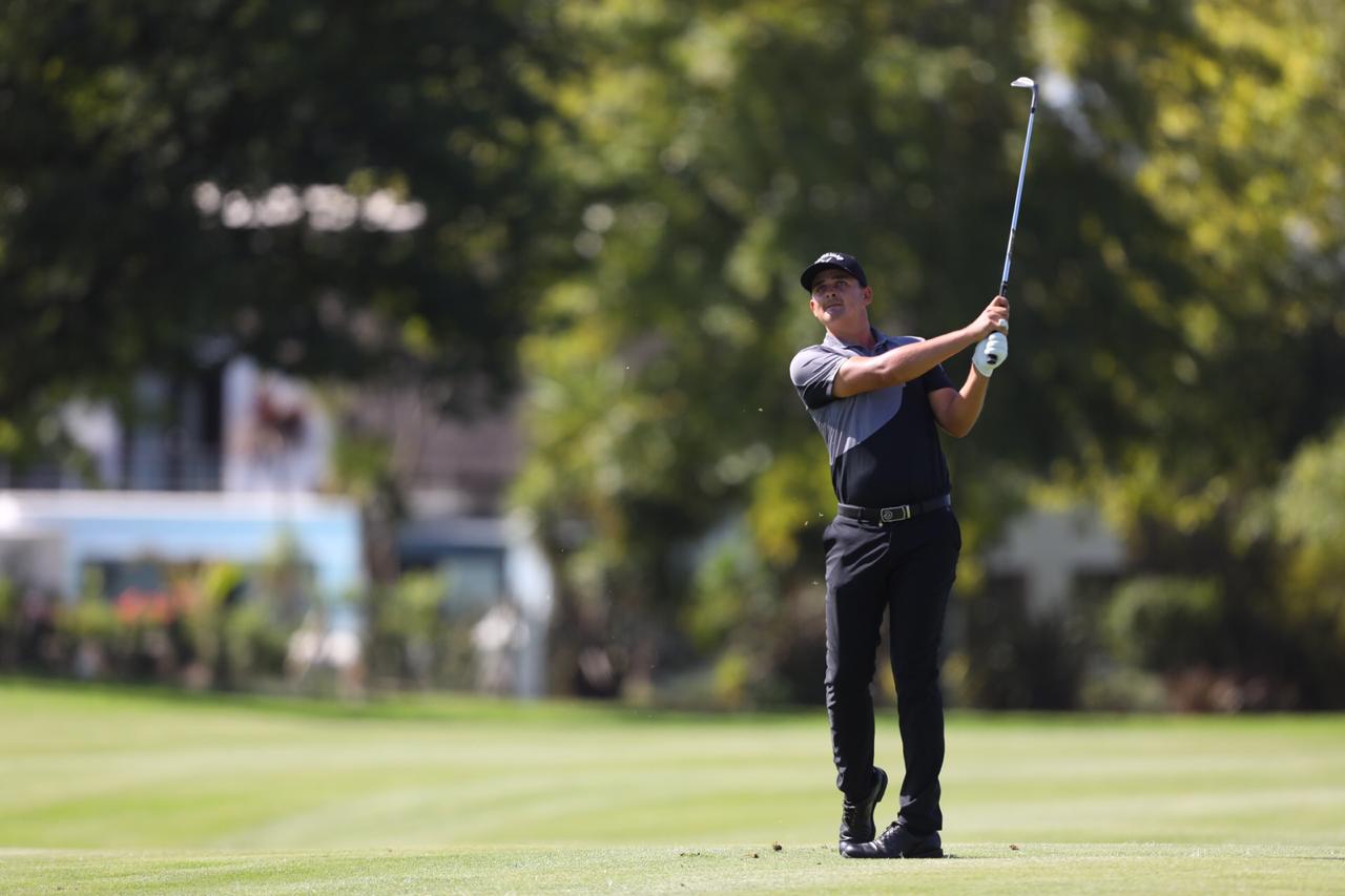 Bezuidenhout fires himself to top of DiData Pro-Am leaderboard