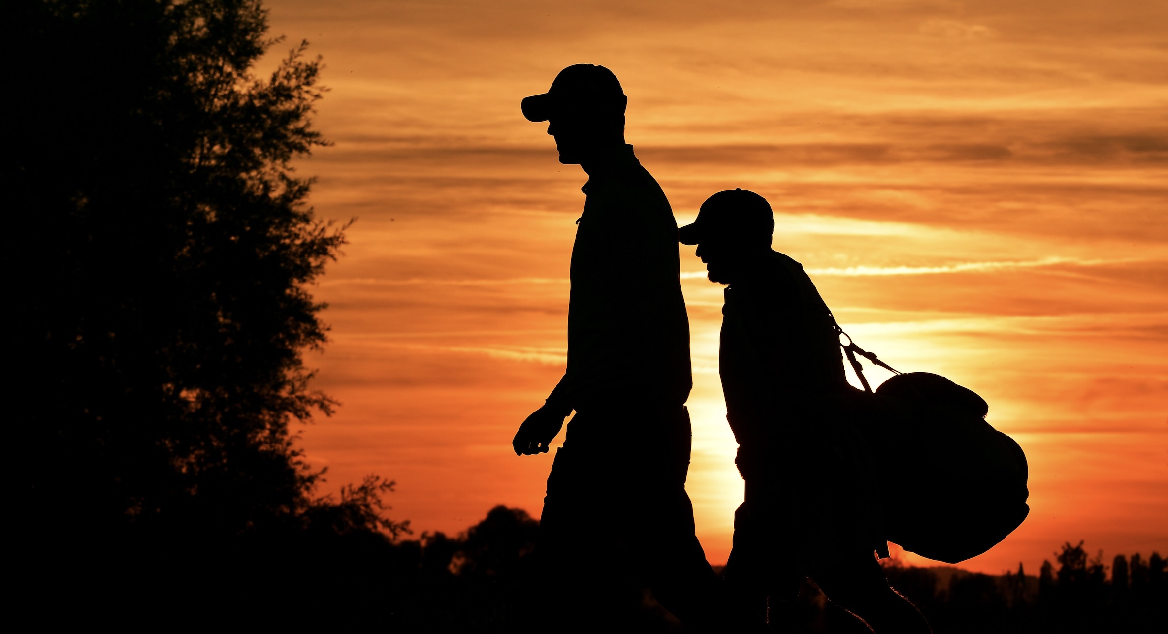 Caddie sunset Stuart Franklin Getty Images