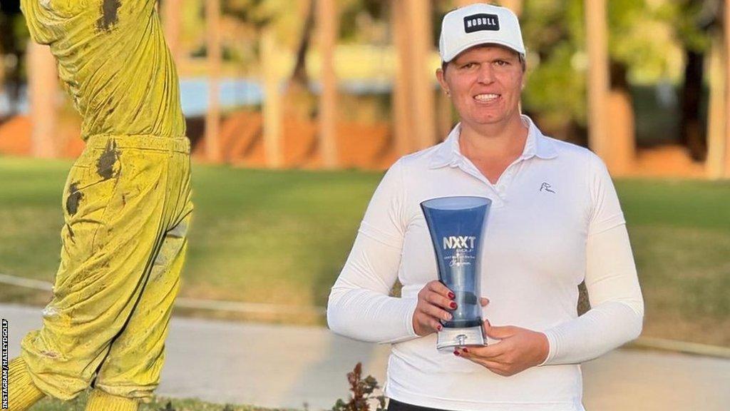 Hailey Davidson trans woman golfer